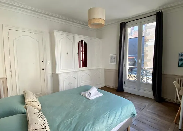 Spacieux Pour 10 Personnes Au Coeur De Rennes