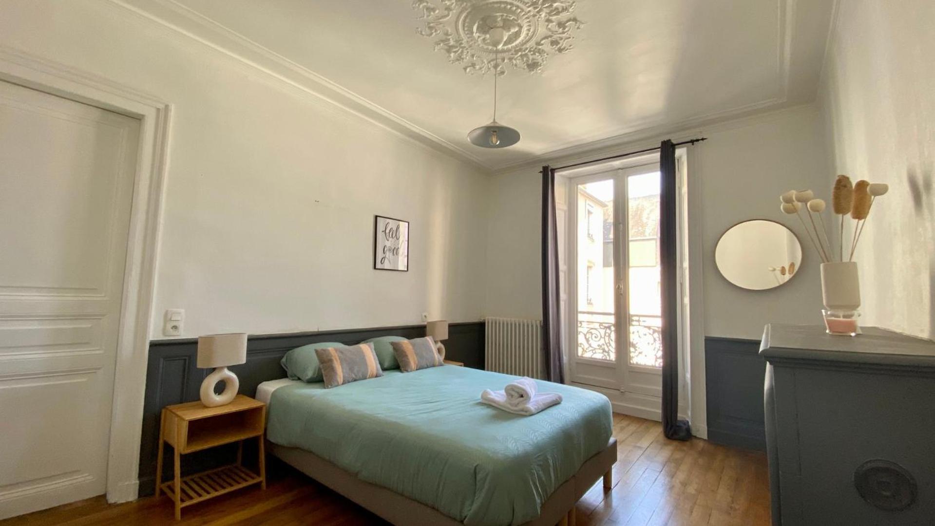 Spacieux Pour 10 Personnes Au Coeur De Apartment Rennes