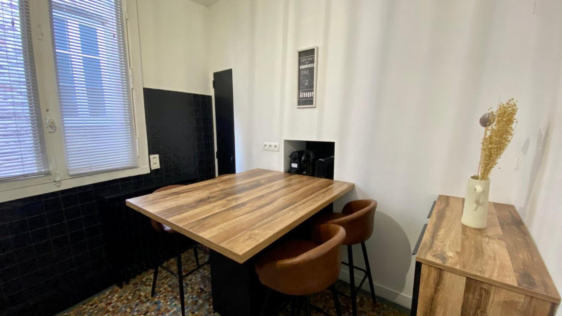 Spacieux Pour 10 Personnes Au Coeur De Apartment Rennes